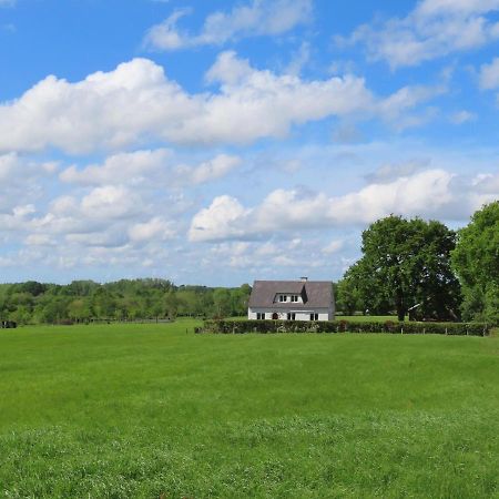 La Maison Aux Pignons Verts La Chapelle-Saint-Aubert ภายนอก รูปภาพ