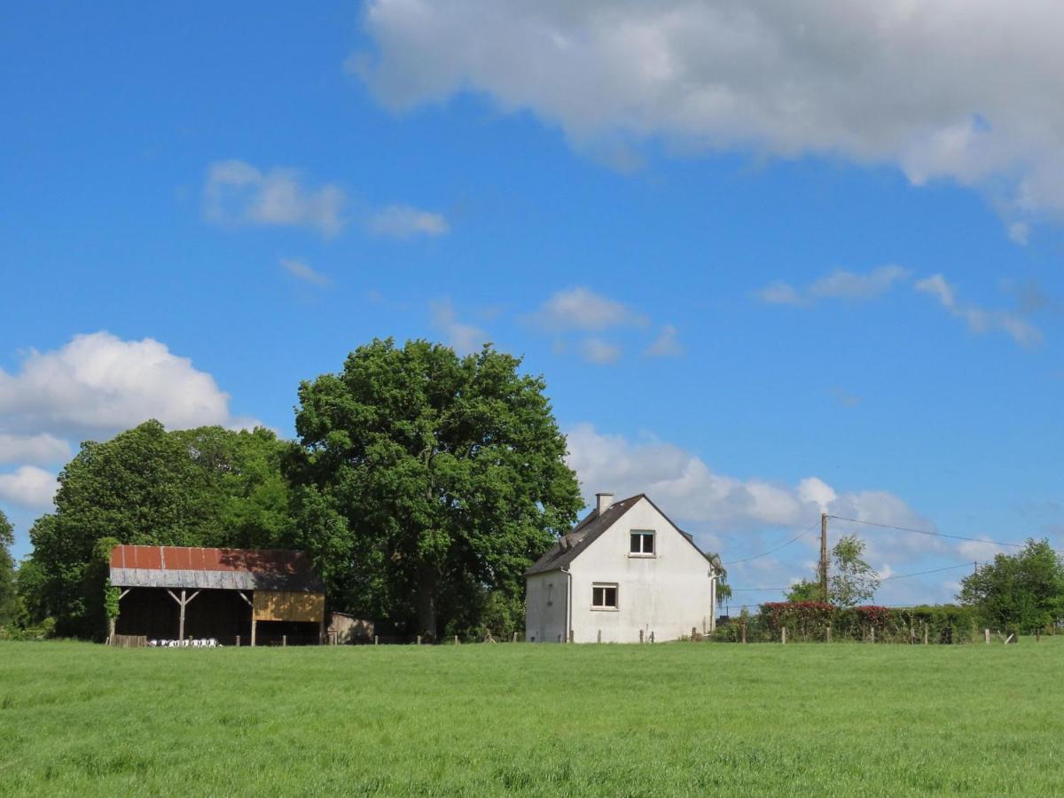La Maison Aux Pignons Verts La Chapelle-Saint-Aubert ภายนอก รูปภาพ